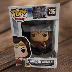 NWOT Funko Wonder Woman Pop Heros #206 DC Comics Justice League Vinyl Figure NIB